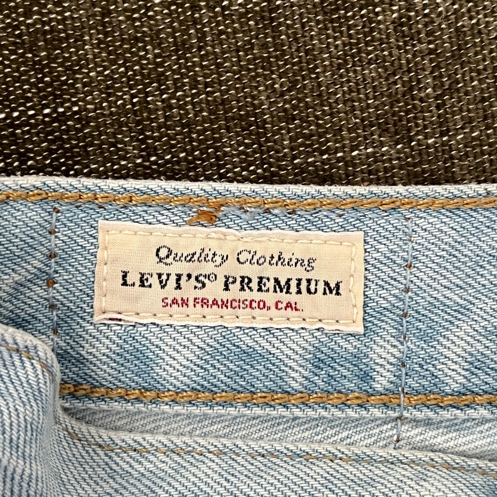 Levi’s Women’s Premium 501 Mid Thigh Denim Shorts - Picture 8 of 11